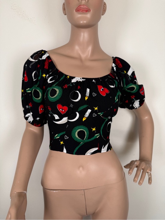 Hell Bunny Tops - Hell Bunny Black Puff-Sleeve good fortune Crop Top